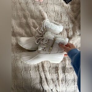 Women's Sperry Size 7 Cream Boots